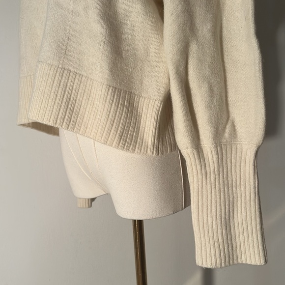 Sylvie Cropped Sweater - Picture 7 of 10